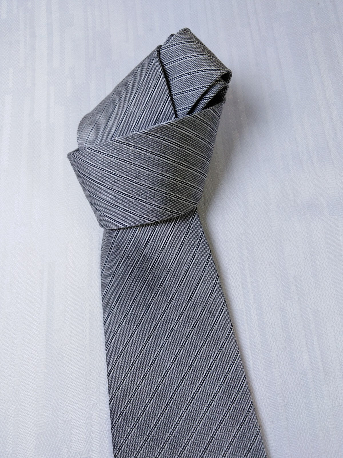 GUY LAROCHE PARIS 100% SETA SILK TIE CRAVATTA NECKTIE MADE ITALY VINTAGE CLASSIC