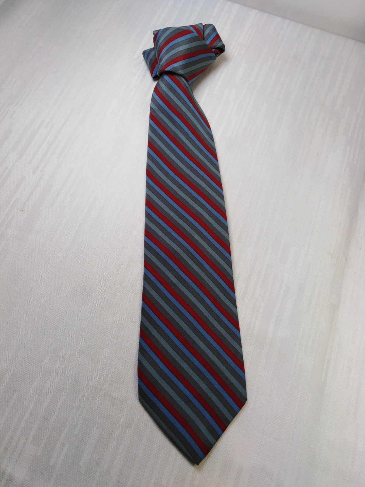 YVES SAINT LAURENT 100% SILK TIE SETA CRAVATTA NECKTIE MADE IN ITALY CLASSIC