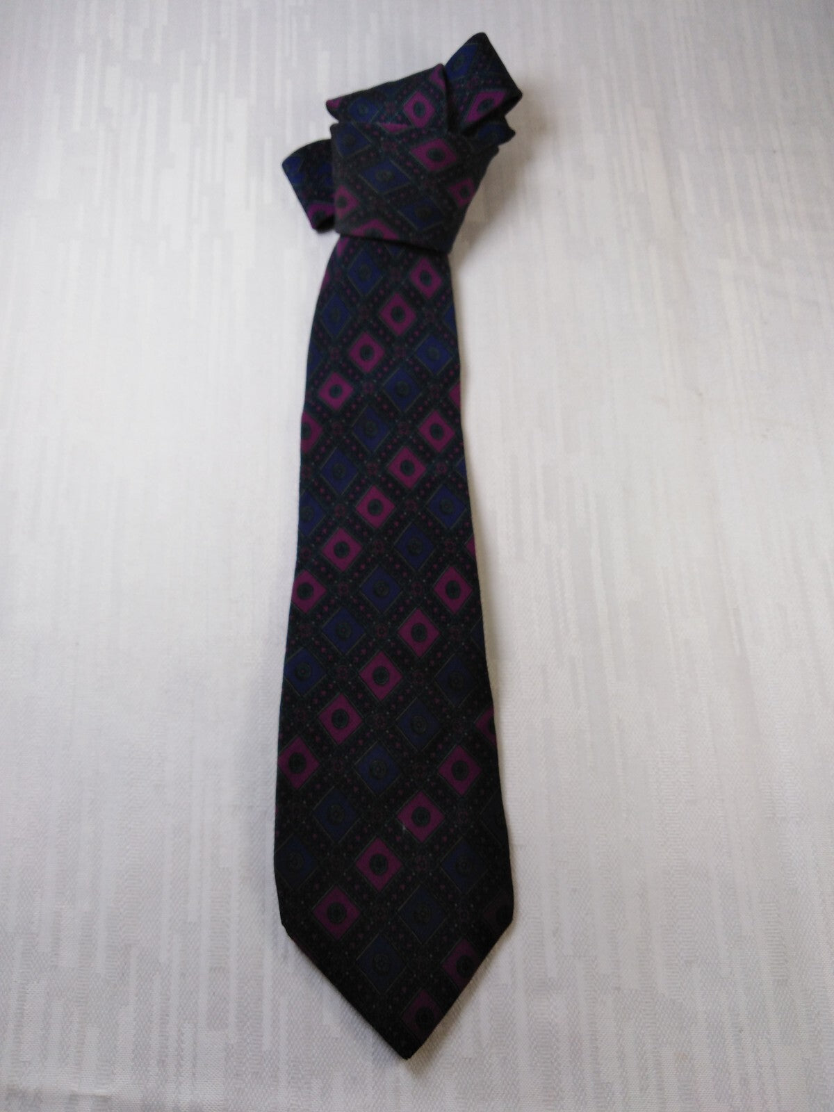 NINA RICCI 100% SILK TIE SETA CRAVATTA NECKTIE MADE IN ITALY CLASSIC