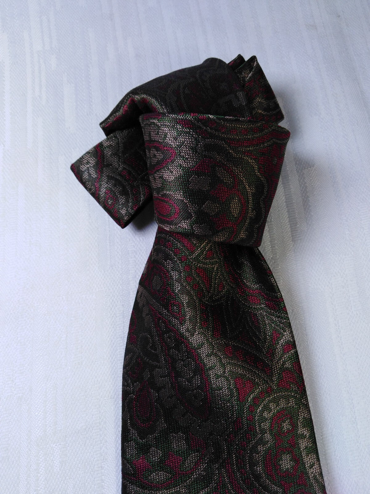 TRUSSARDI 100% SILK TIE SETA CRAVATTA NECKTIE MADE IN ITALIA CLASSIC