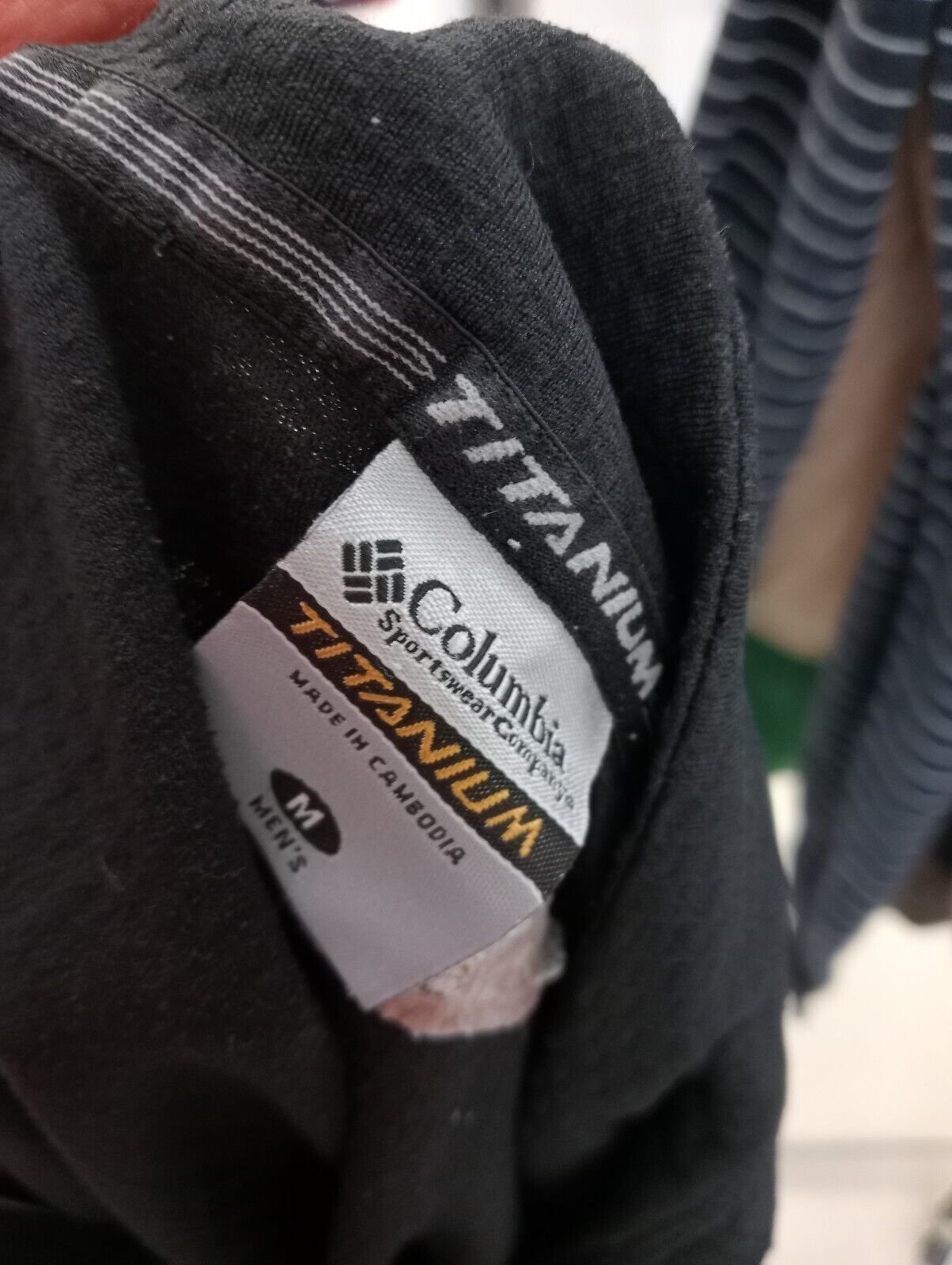 COLUMBIA TITANIUM  T-SHIRT MAGLIA CON ZIP UOMO MAN Tg M CASUAL VINTAGE