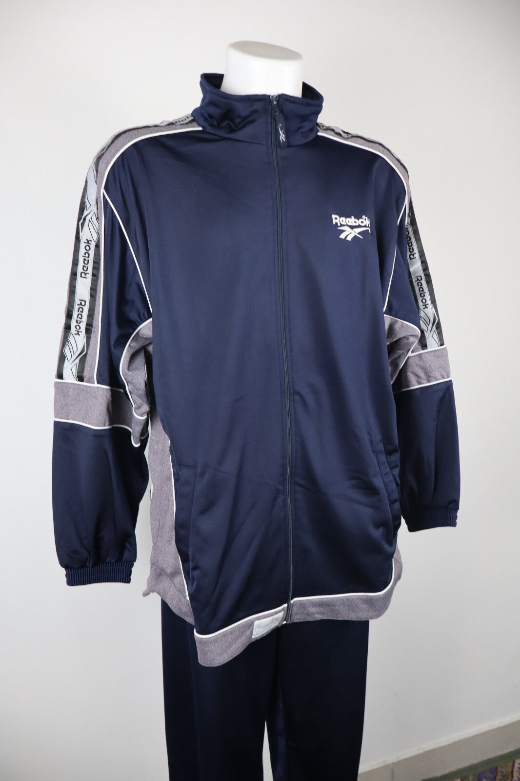 REEBOK TUTA COMPLETA DUE PEZZI Tg. 4 TRACKSUIT JACKET PANTS UOMO SPORT