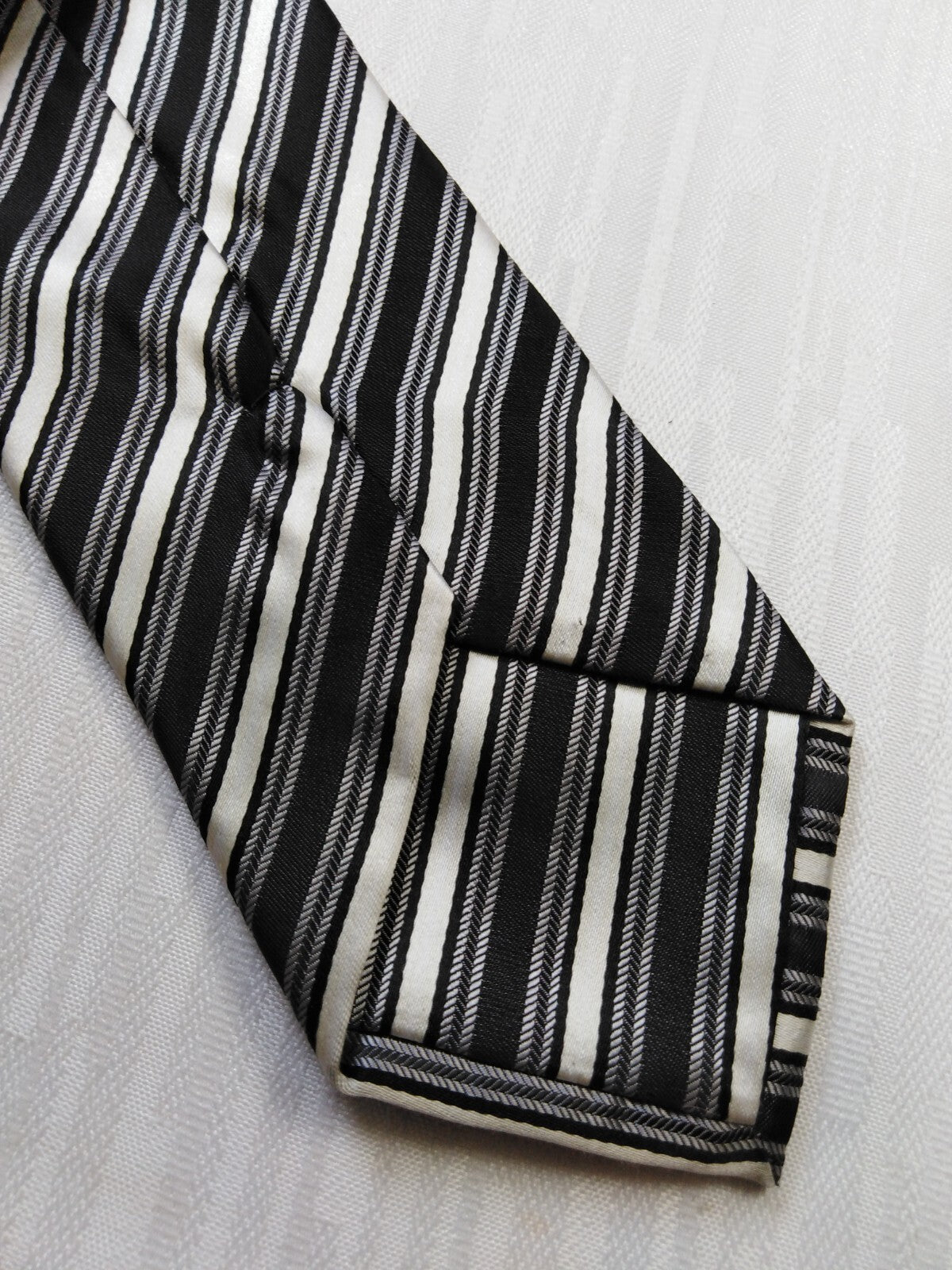 GIORGIO MARIANI 100% SETA SILK TIE CRAVATTA NECKTIE ITALY VINTAGE SELF TIPPED