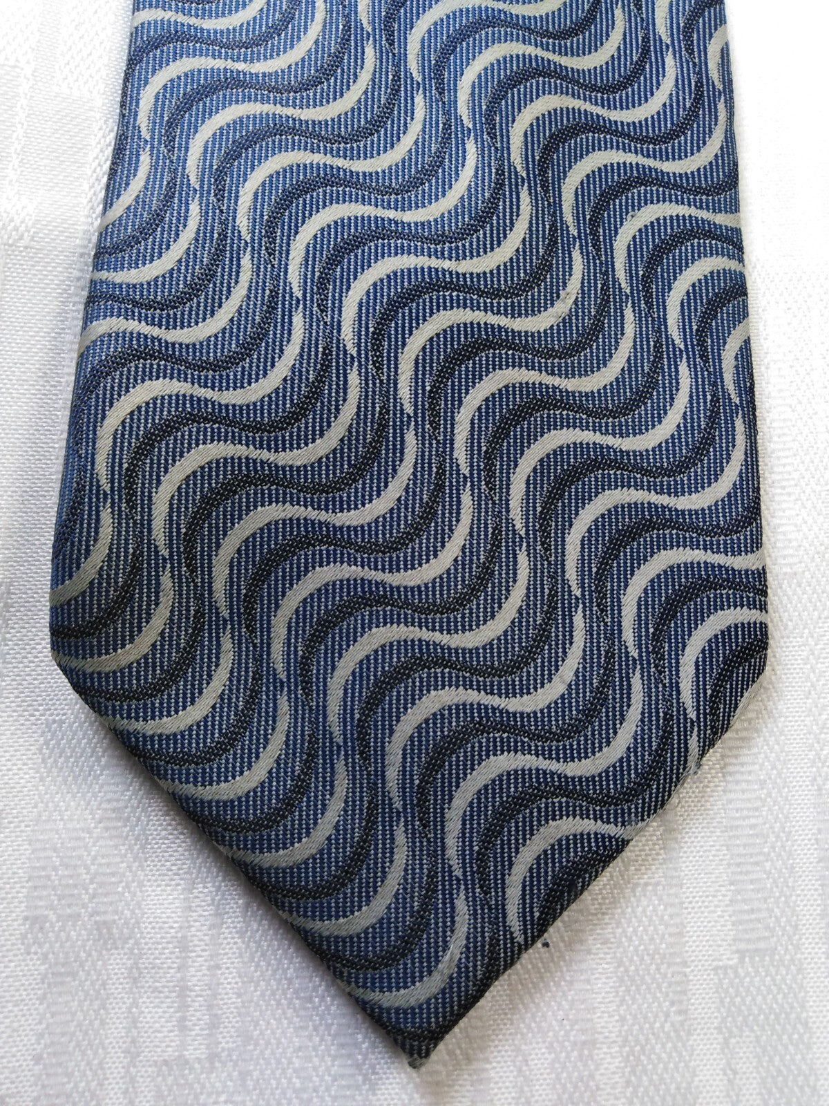ROCCOBAROCCO 100% SETA SILK TIE CRAVATTA NECKTIE ITALY VINTAGE SELF TIPPED