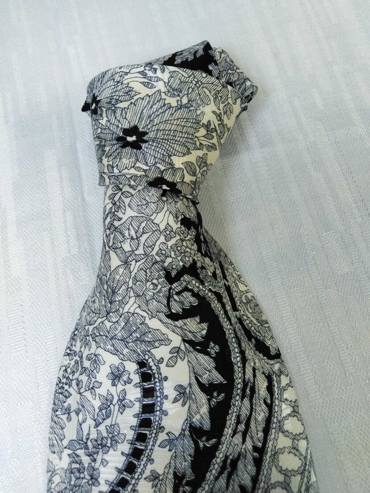 DANIEL UOMO 100%  SILK TIE SETA CRAVATTA NECKTIE MADE IN ITALY VINTAGE