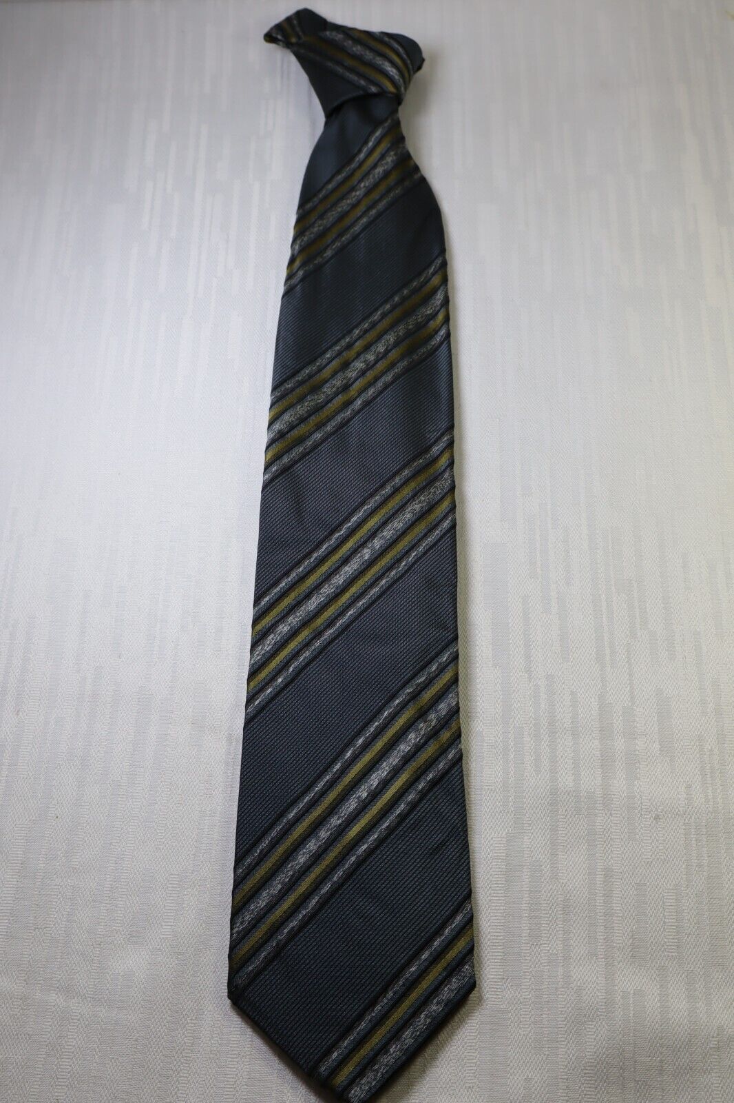 GUY LAROCHE PARIS 100% SETA SILK TIE CRAVATTA NECKTIE VINTAGE CLASSIC ITALY