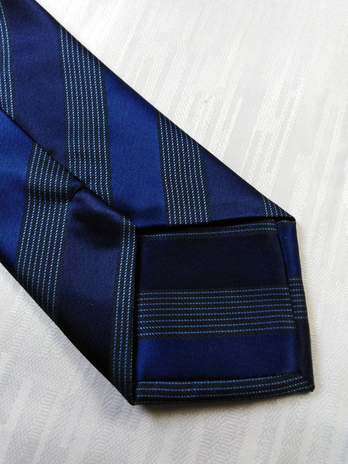 UNGARO 100% SETA SILK TIE CRAVATTA NECKTIE ITALY VINTAGE SELF TIPPED