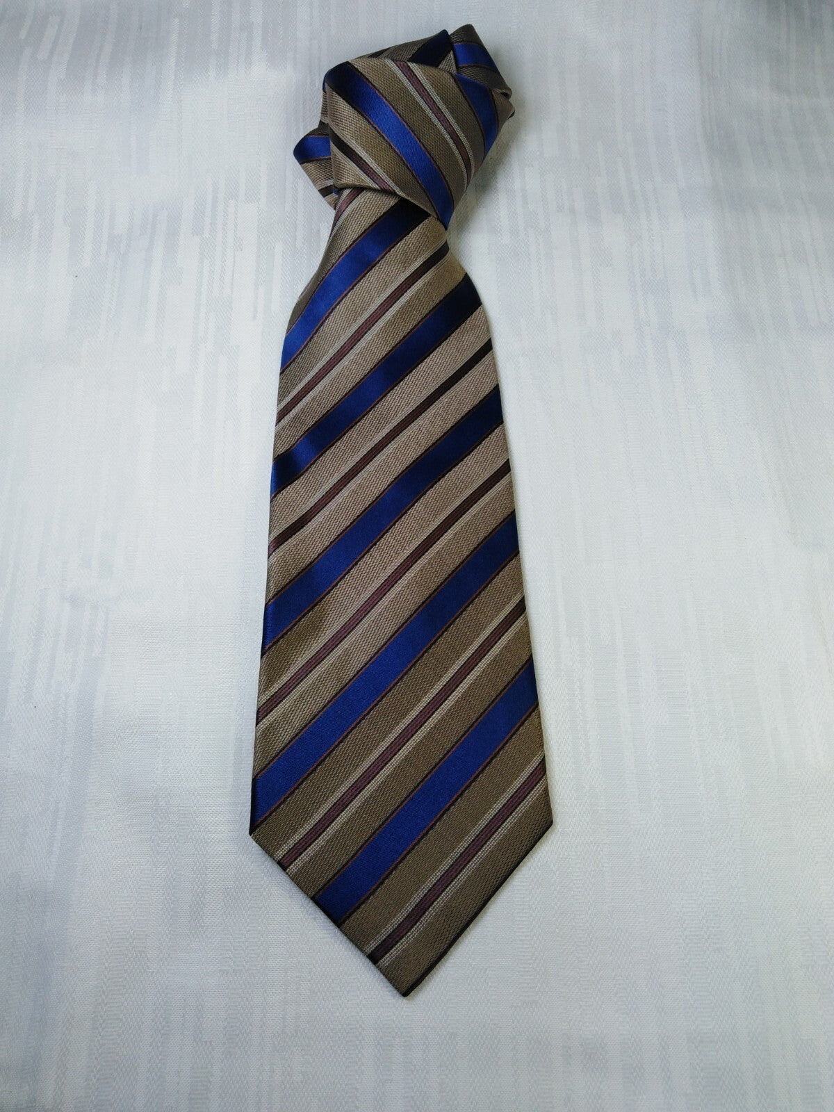 EGON VON FURSTENBERG 100% SETA SILK  TIE CRAVATTA NECKTIE ITALY VINTAGE CLASSIC