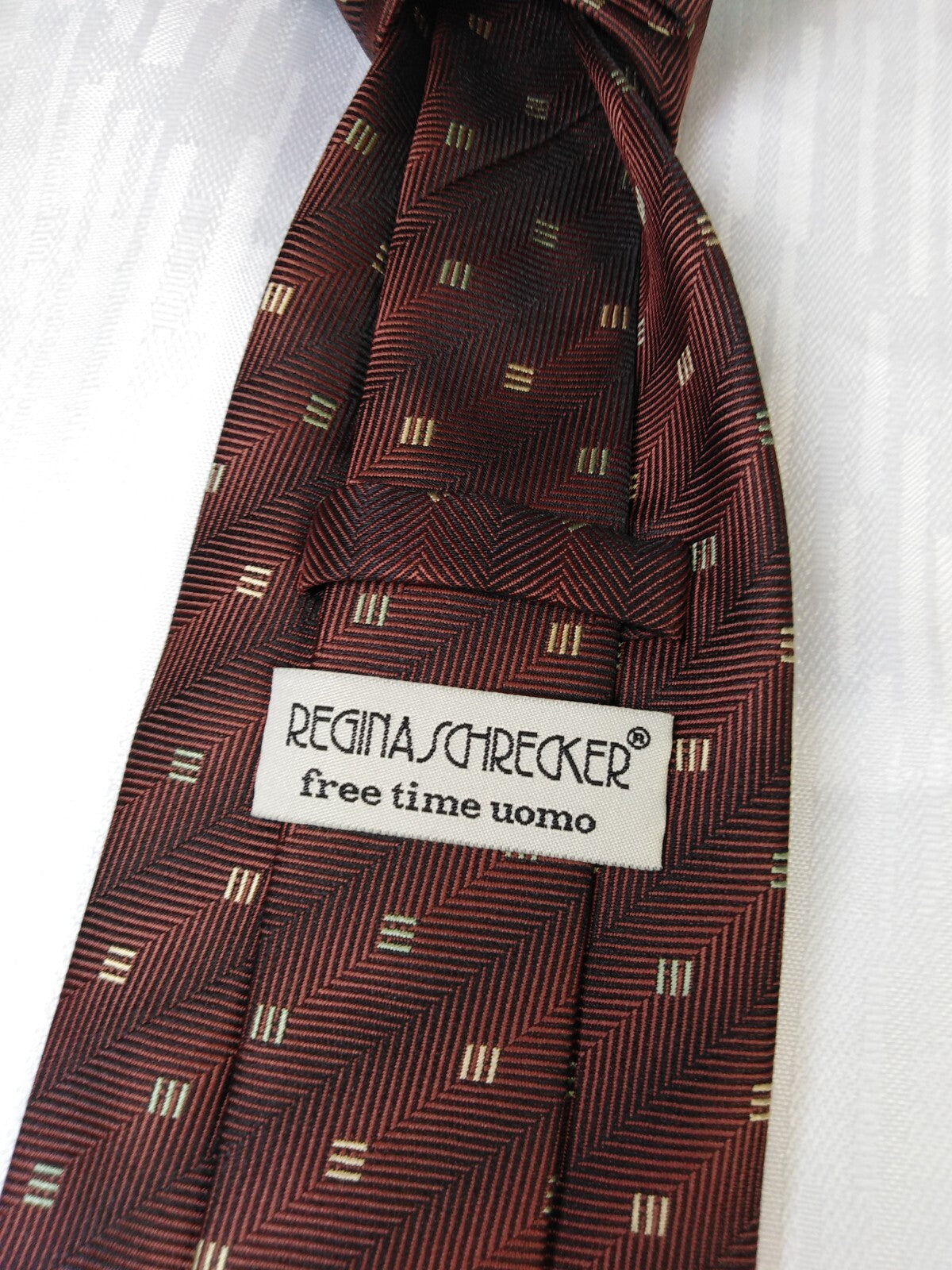 REGINA SCHRECKER 100% SILK TIE SETA CRAVATTA NECKTIE ITALY VINTAGE SELF TIPPED