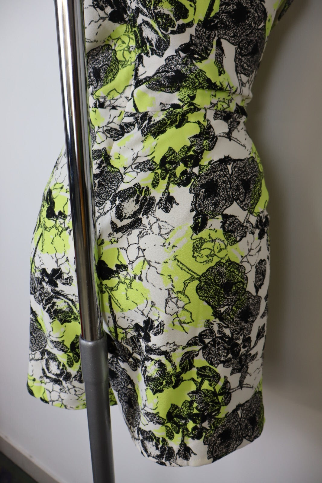 GUESS COMPLETO DONNA  MAGLIA PANTALONCINO Tg. L SALOPETTE ONE PIECE VINTAGE ZIP