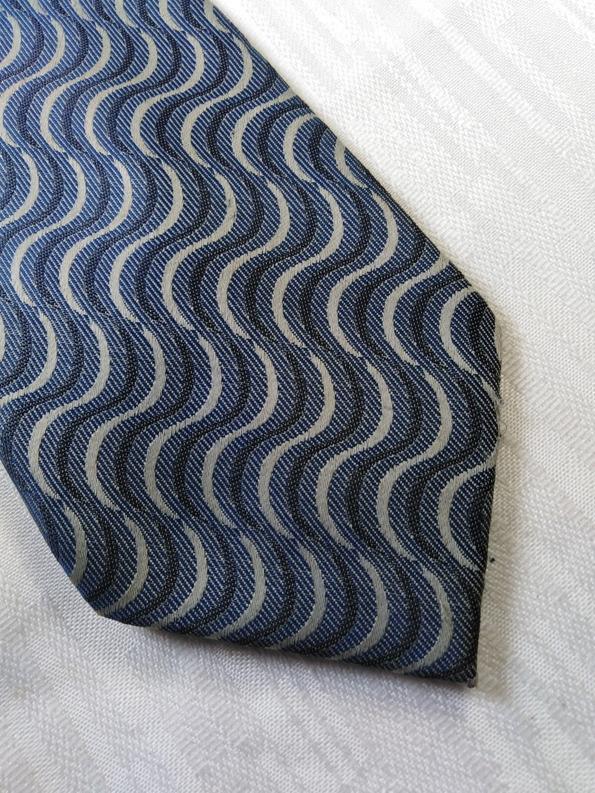 ROCCOBAROCCO 100% SETA SILK TIE CRAVATTA NECKTIE ITALY VINTAGE SELF TIPPED