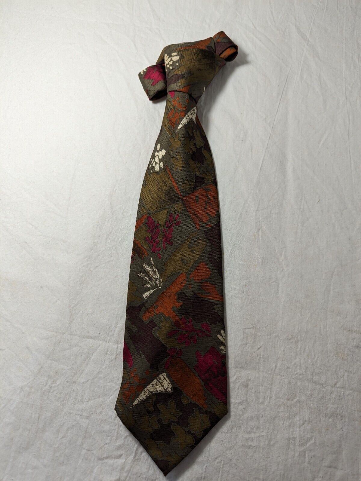 UNGARO PARIS 100% SILK TIE SETA CRAVATTA NECKTIE MADE IN ITALY