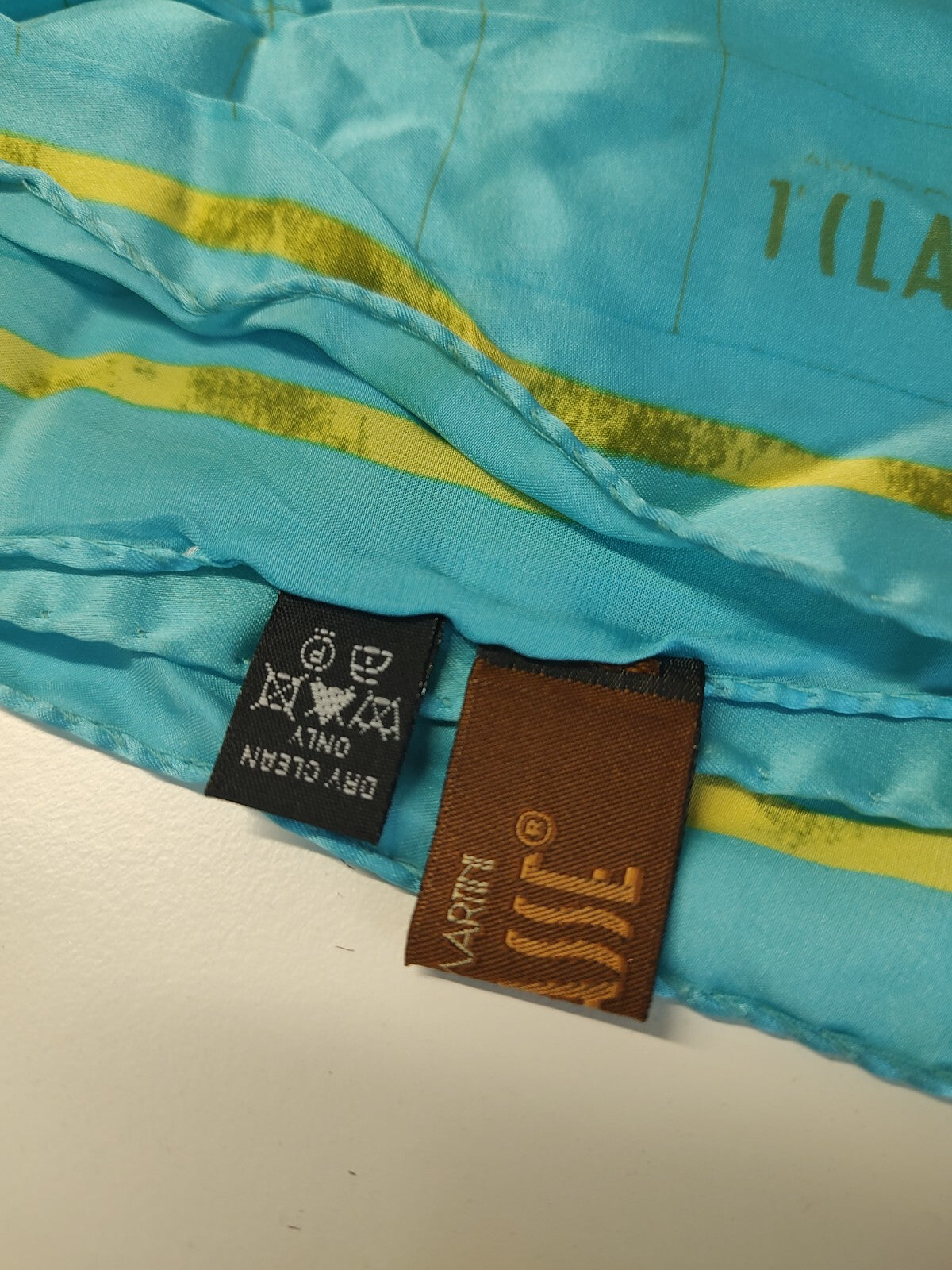 ALVIERO MARTINI  FOULARD 100% SILK SETA SCARVES SCARF SQUARE MADE ITALY