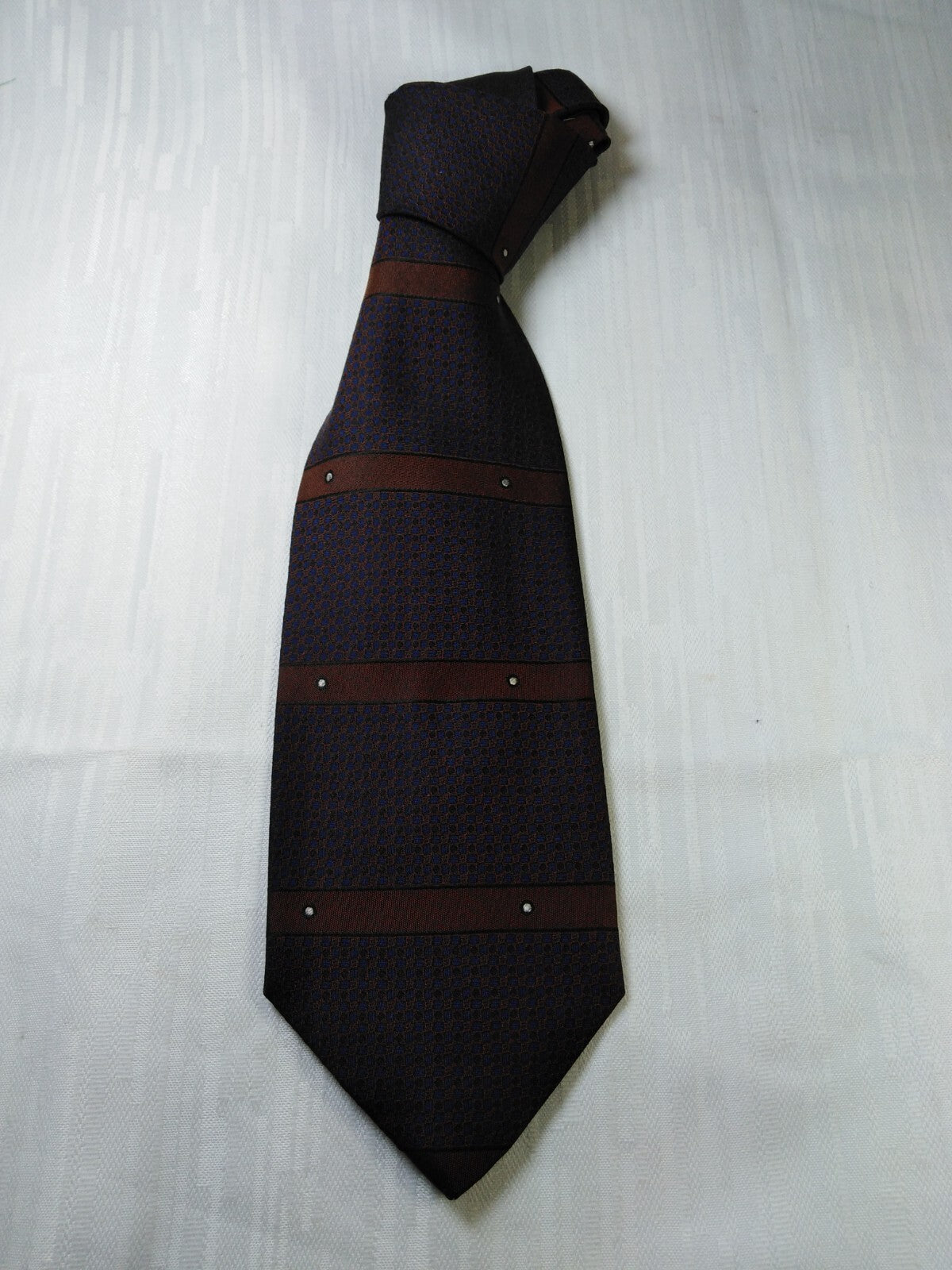 YVES SAINT LAURENT 100% SETA SILK TIE CRAVATTA NECKTIE ITALY VINTAGE CLASSIC YSL
