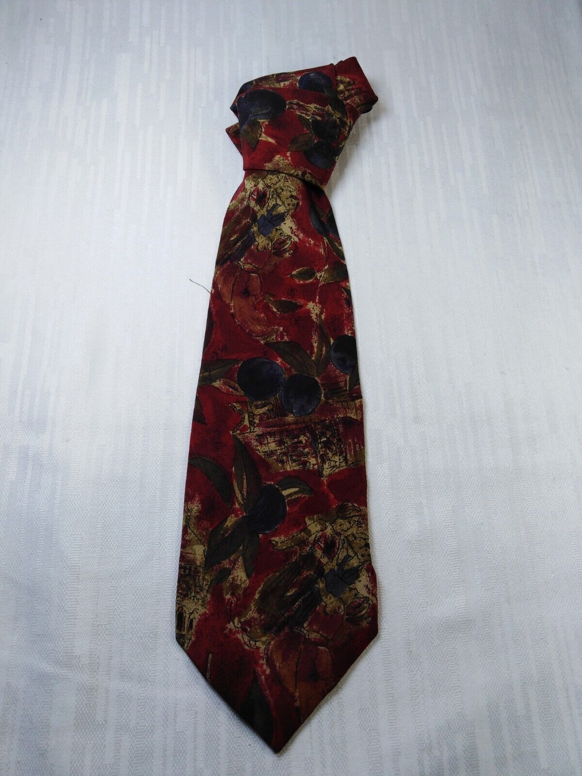 UNGARO PARIS  100% SILK TIE SETA CRAVATTA NECKTIE MADE IN ITALY CLASSIC