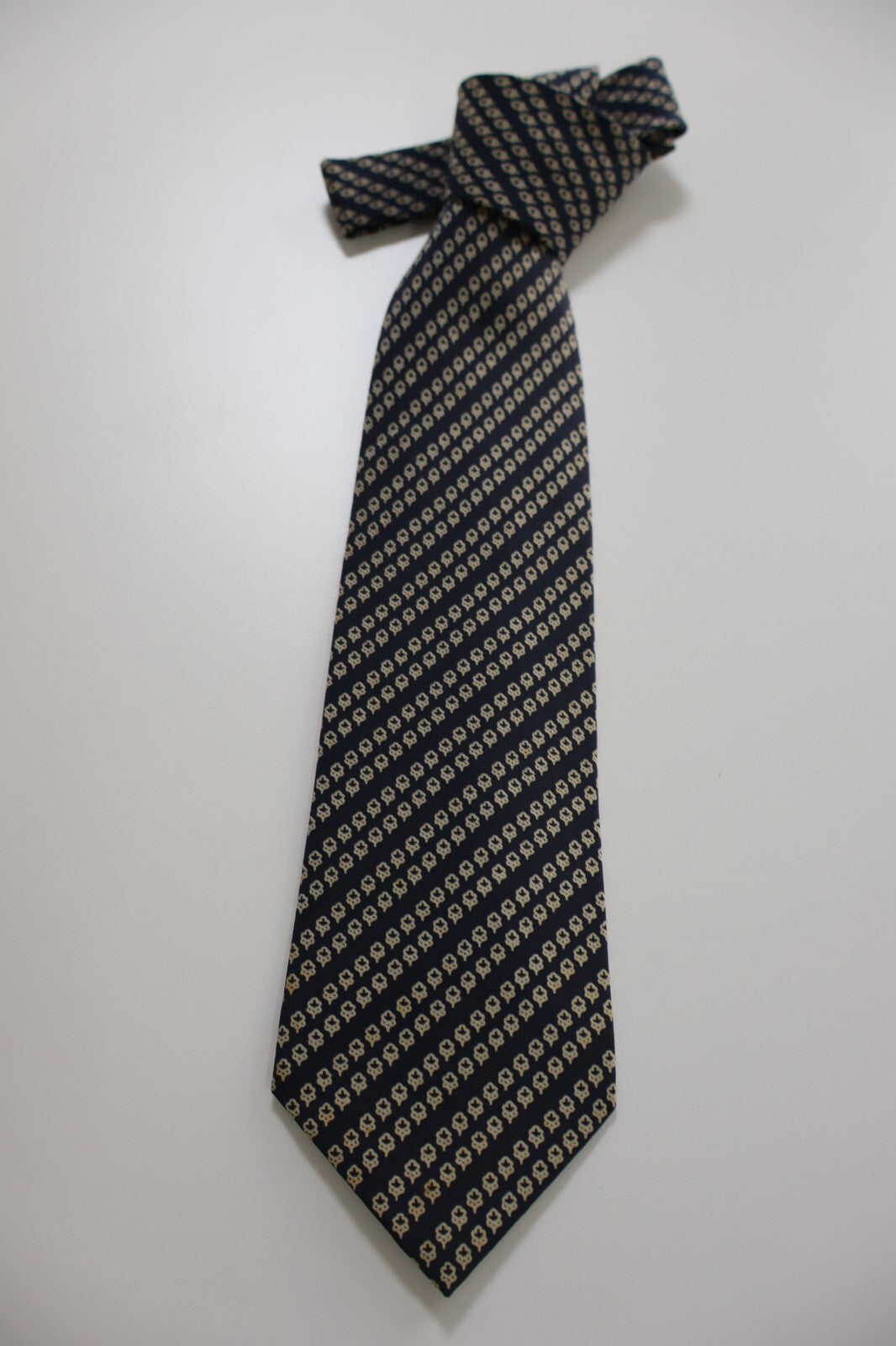 HUBERT MILANO 100% SILK TIE SETA CRAVATTA NECKTIE MADE IN ITALY CLASSIC