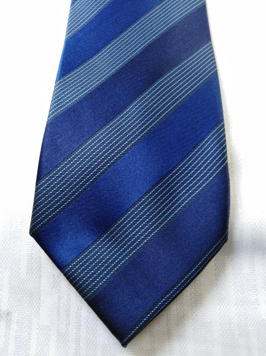 UNGARO 100% SETA SILK TIE CRAVATTA NECKTIE ITALY VINTAGE SELF TIPPED
