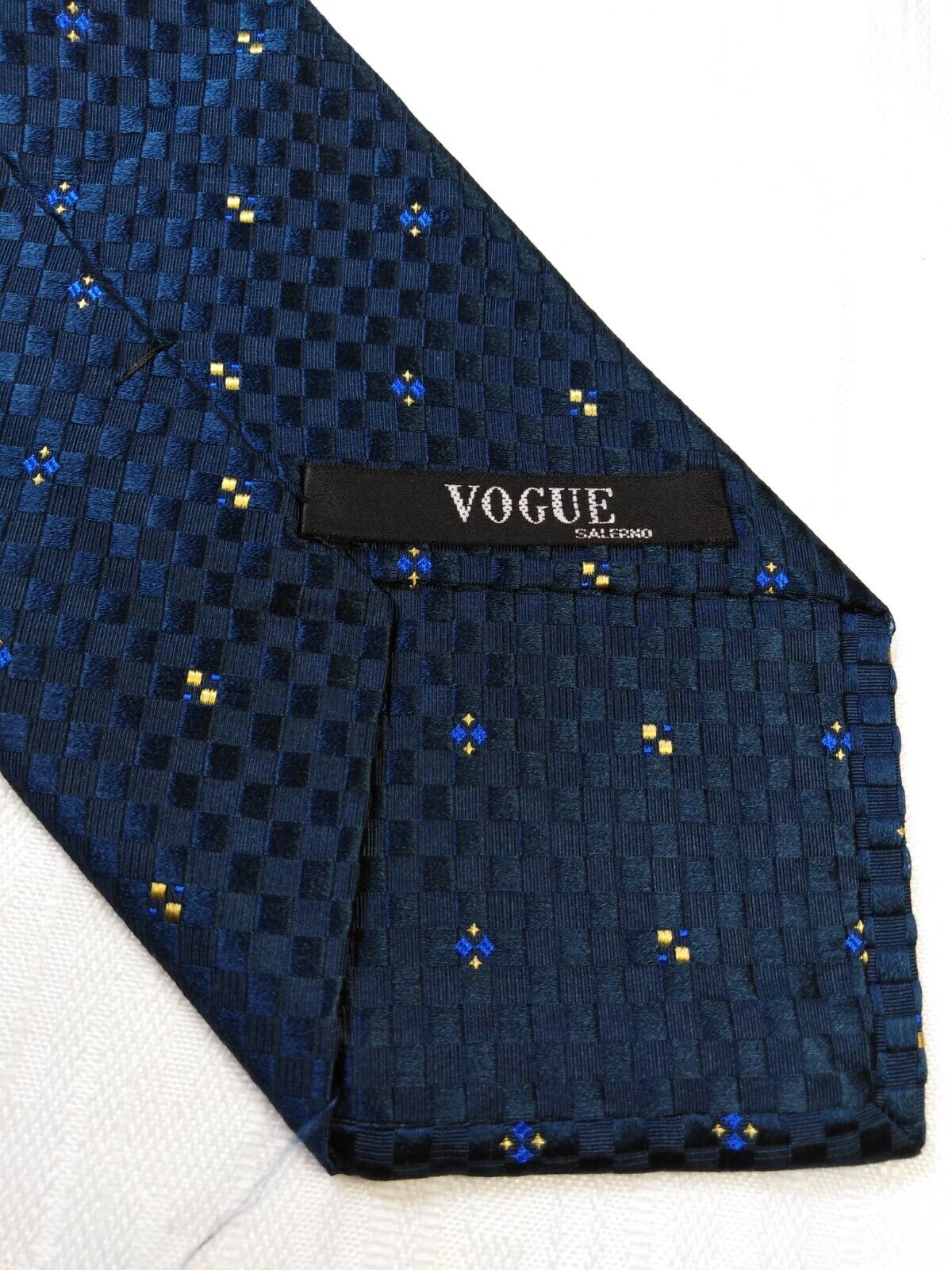 VOGUE 100% SETA SILK TIE CRAVATTA NECKTIE VINTAGE ITALY SELF TIPPED