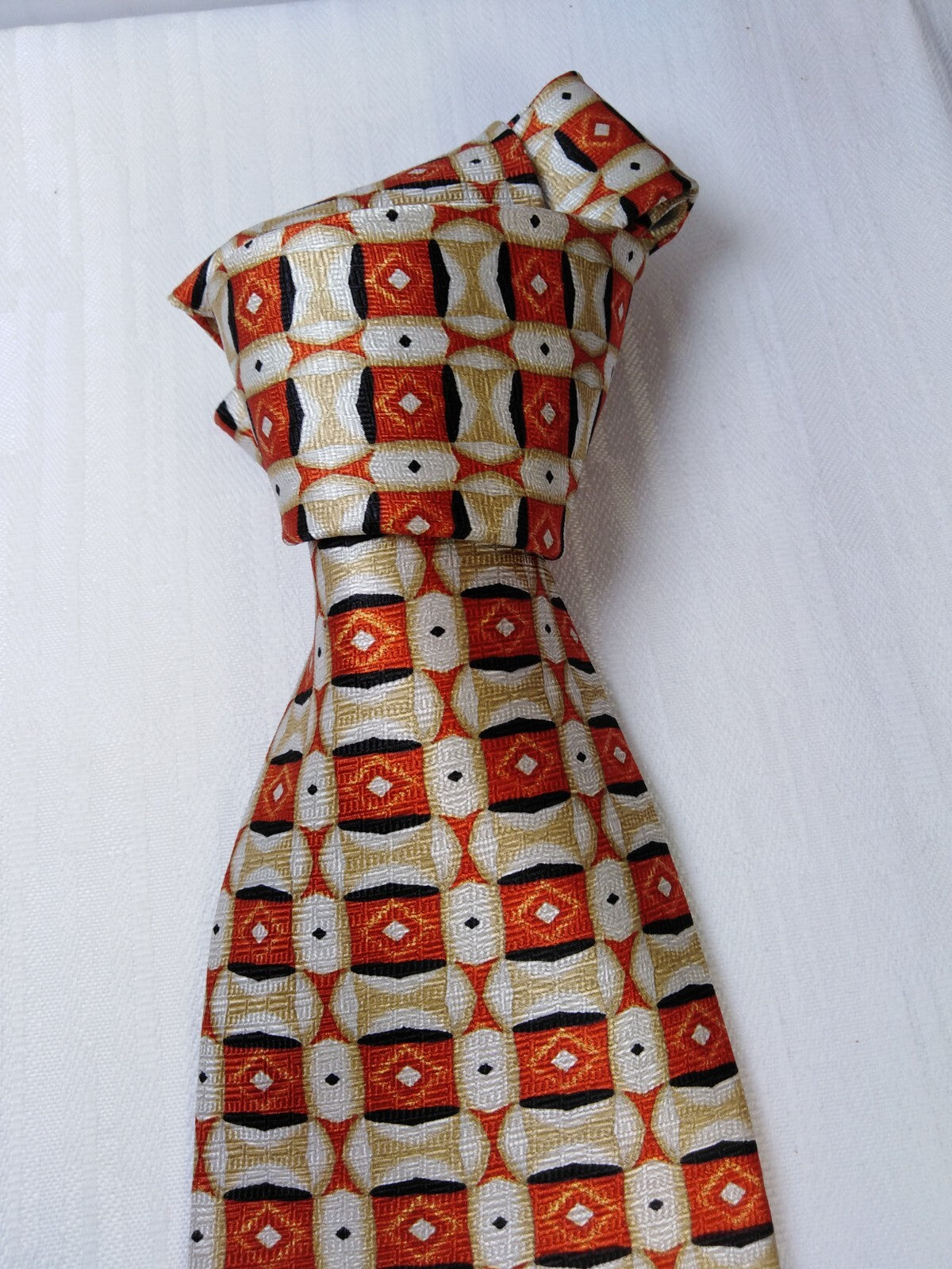 METROPOLITAN MUSEUM OF ART 100%  SILK TIE SETA CRAVATTA NECKTIE VINTAGE