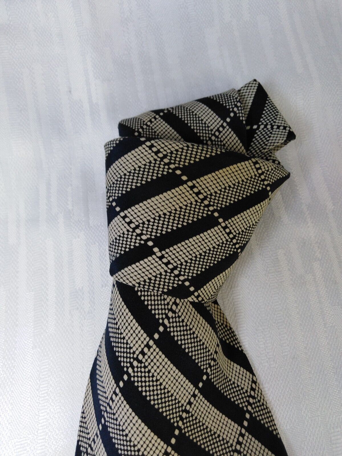 TINO COSMA 100% SETA SILK TIE CRAVATTA NECKTIE ITALY VINTAGE CLASSIC