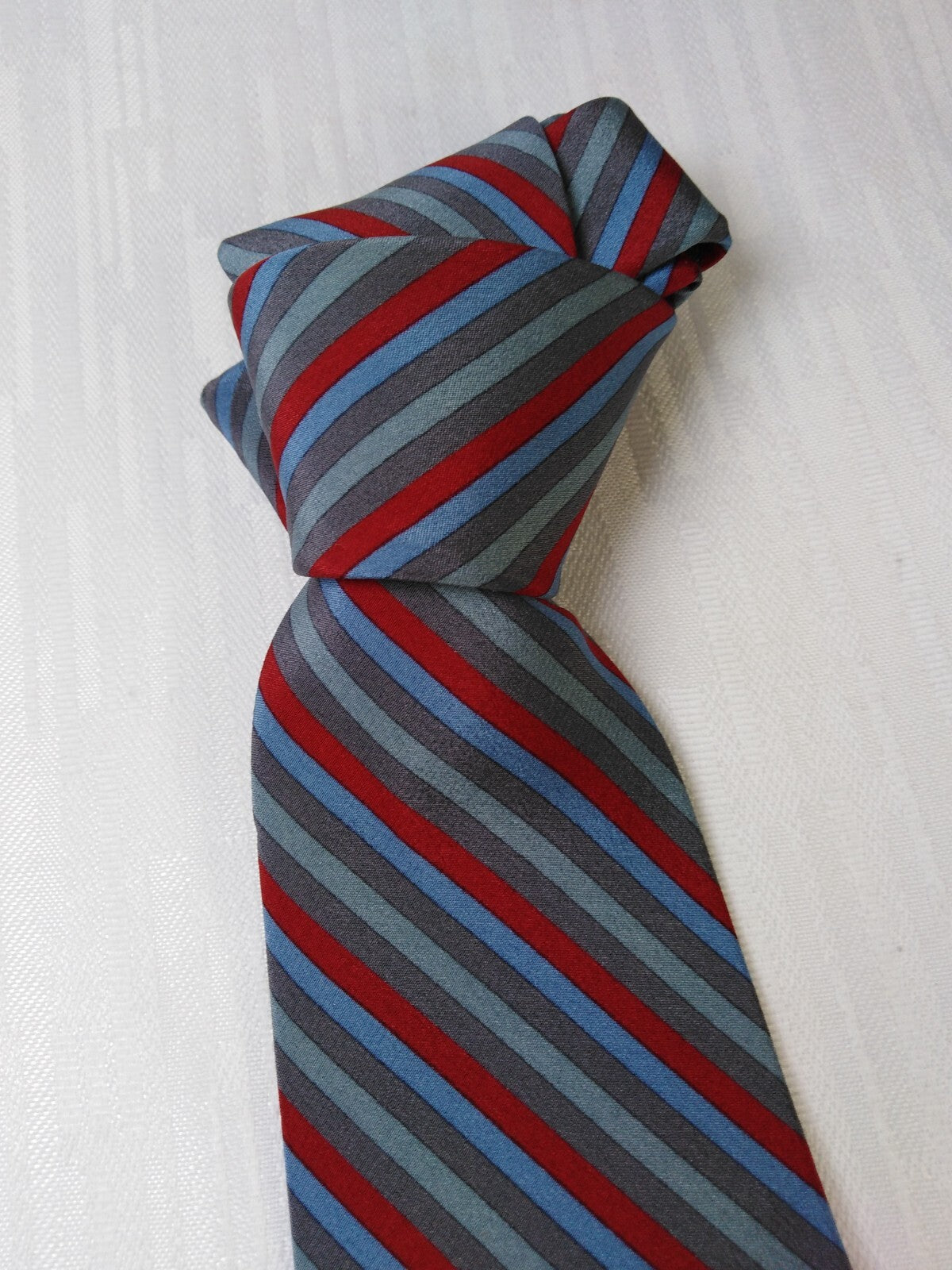 YVES SAINT LAURENT 100% SILK TIE SETA CRAVATTA NECKTIE MADE IN ITALY CLASSIC