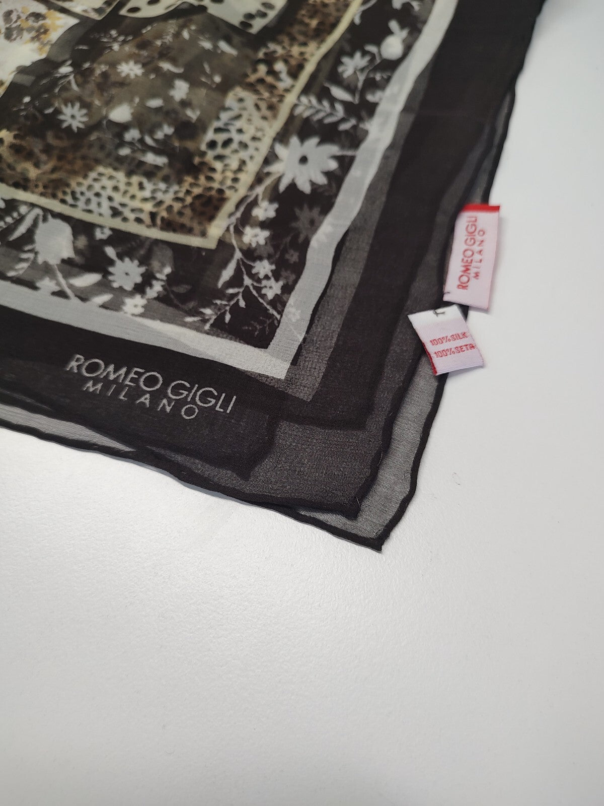 ROMEO GIGLI MILANO FOULARD 100% SILK SETA SCARVES SCARF SQUARE MADE ITALY