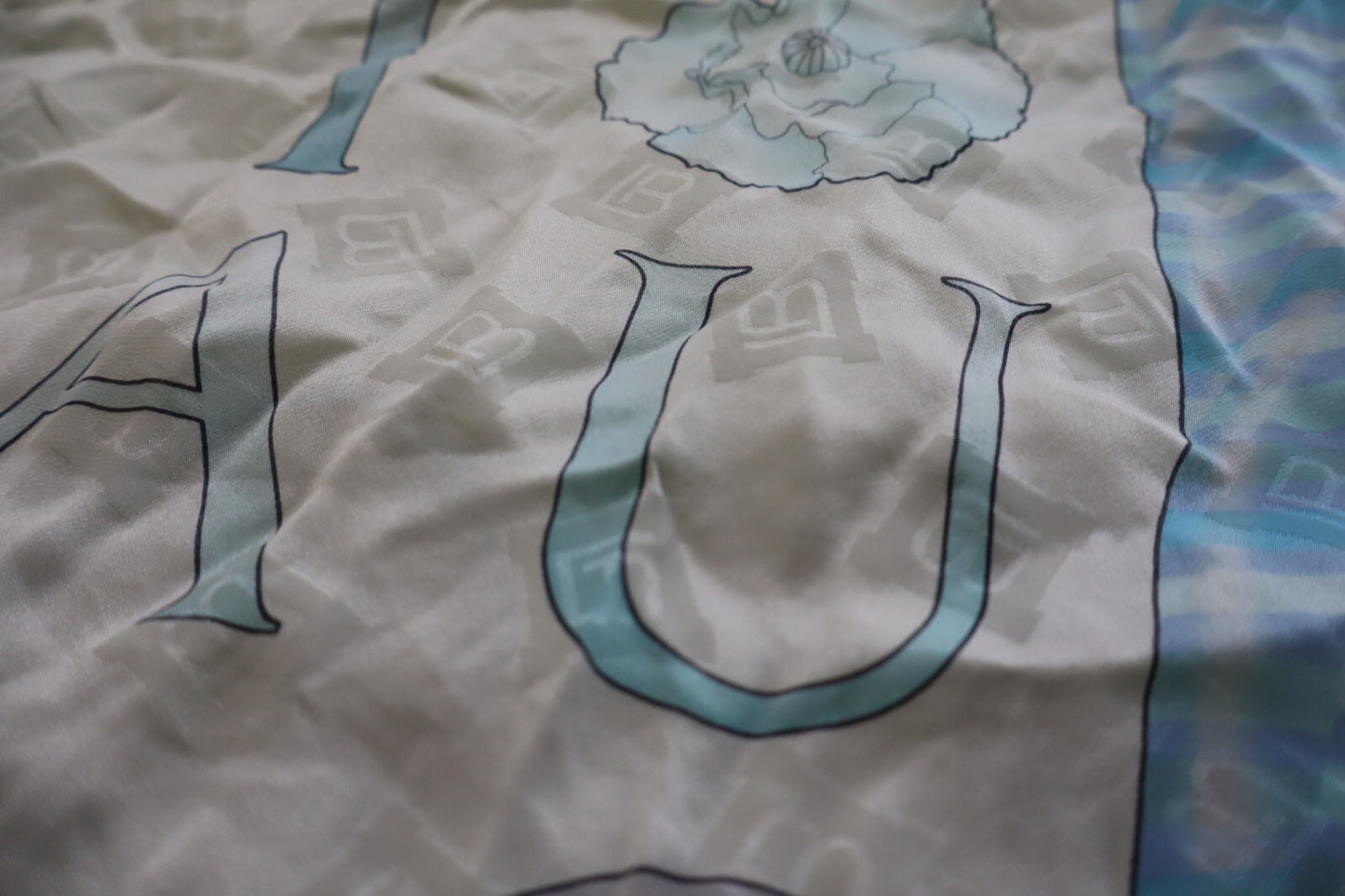 LAURA BIAGIOTTI  FOULARD 100% SILK SETA SCARVES SCARF SQUARE MADE ITALY