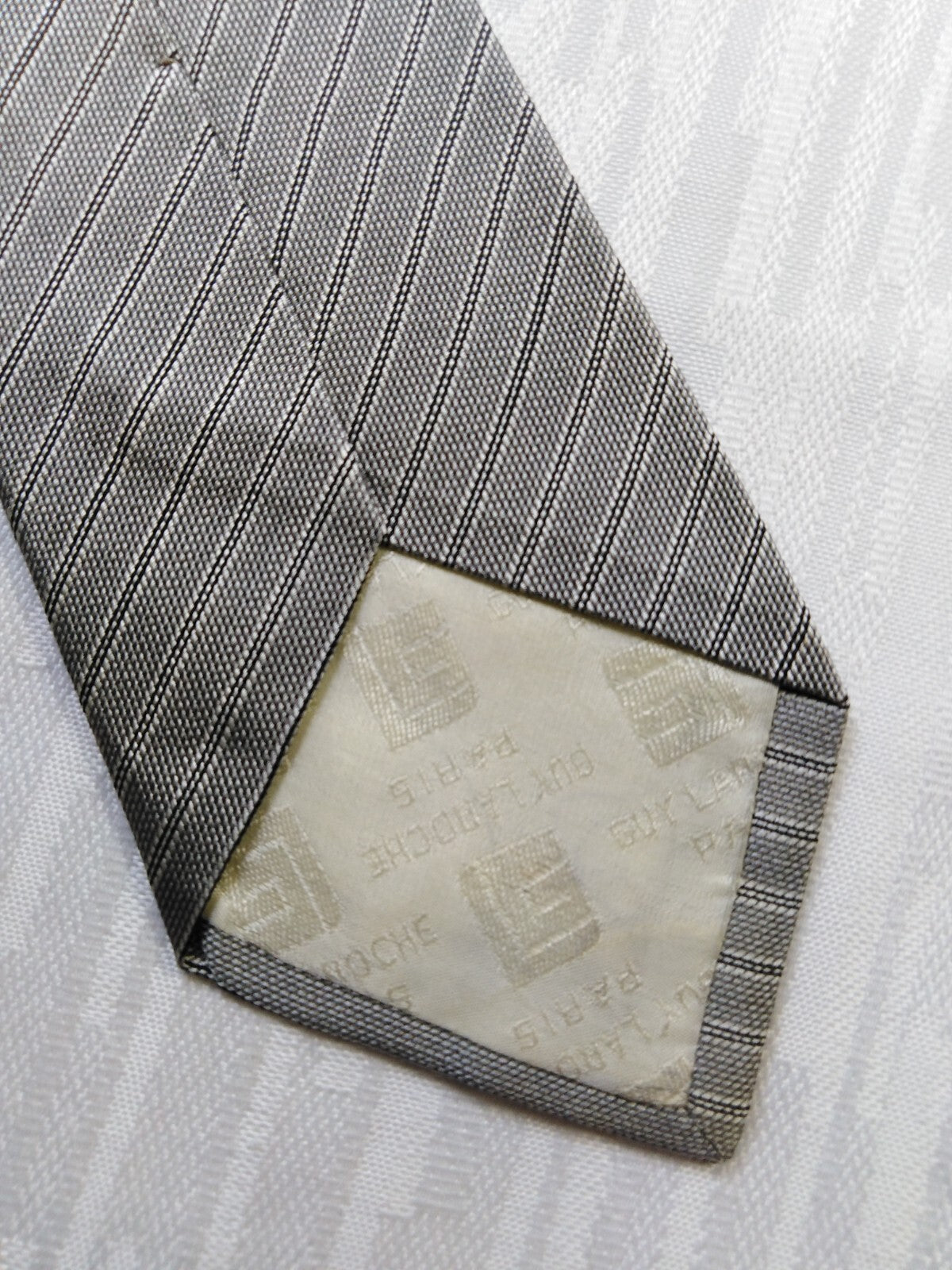 GUY LAROCHE PARIS 100% SETA SILK TIE CRAVATTA NECKTIE MADE ITALY VINTAGE CLASSIC