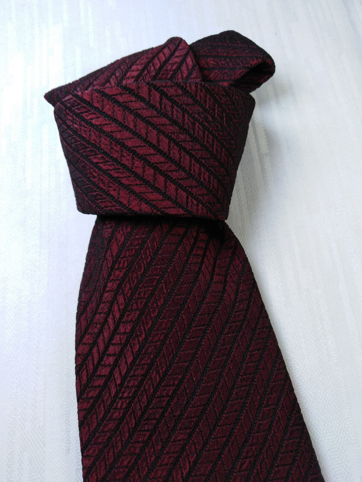 UNGARO ITALY 100% SETA SILK TIE CRAVATTA NECKTIE MADE ITALY VINTAGE CLASSIC