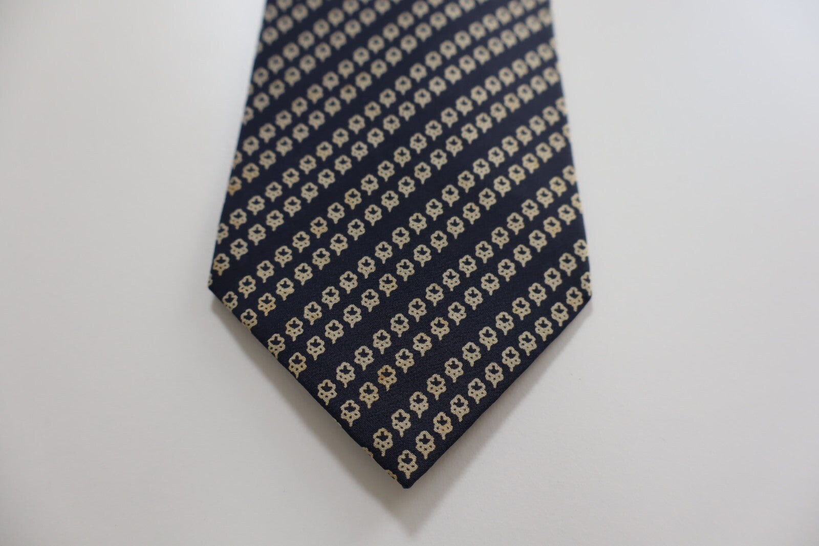 HUBERT MILANO 100% SILK TIE SETA CRAVATTA NECKTIE MADE IN ITALY CLASSIC