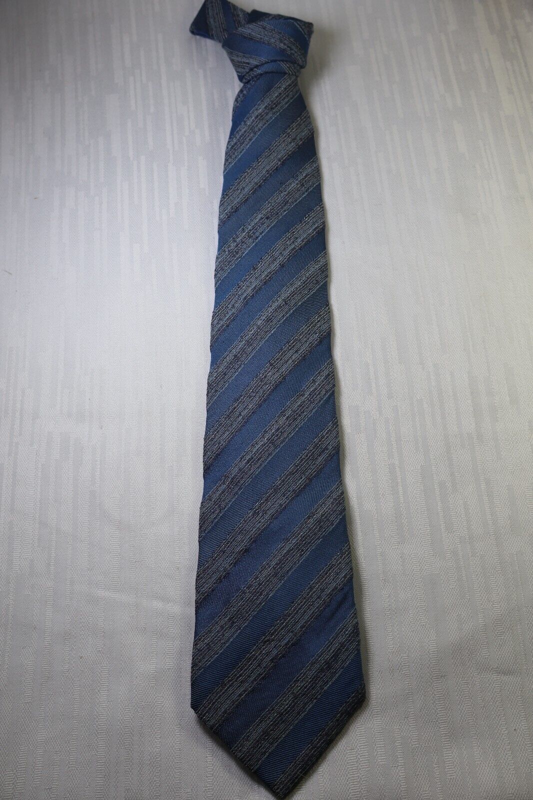 BASILE 100% SILK TIE SETA CRAVATTA NECKTIE MADE ITALY VINTAGE CLASSIC