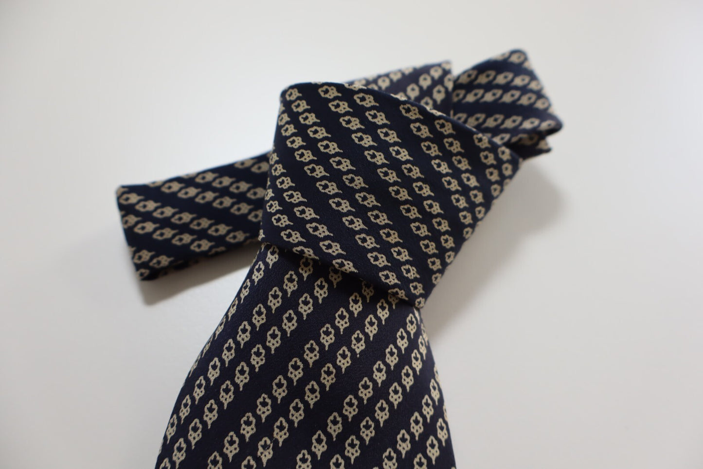HUBERT MILANO 100% SILK TIE SETA CRAVATTA NECKTIE MADE IN ITALY CLASSIC