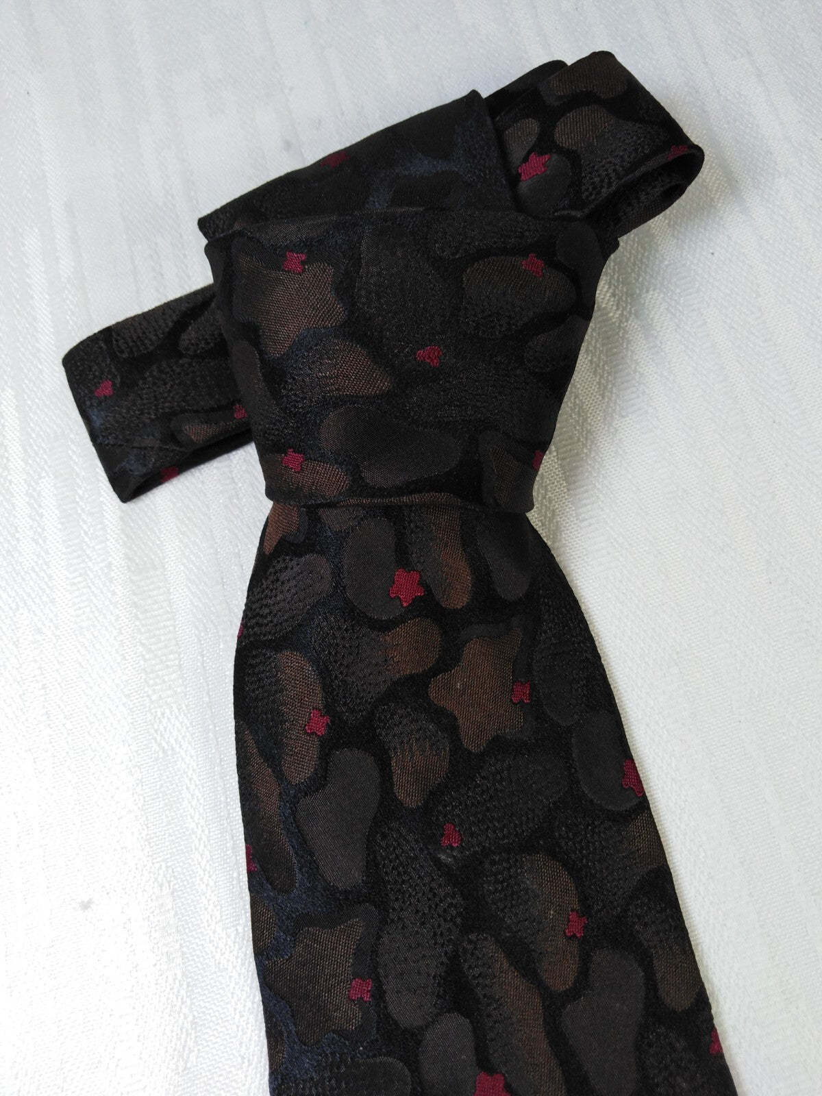 EMANUEL UNGARO 100% SILK TIE SETA CRAVATTA NECKTIE ITALY VINTAGE CLASSIC