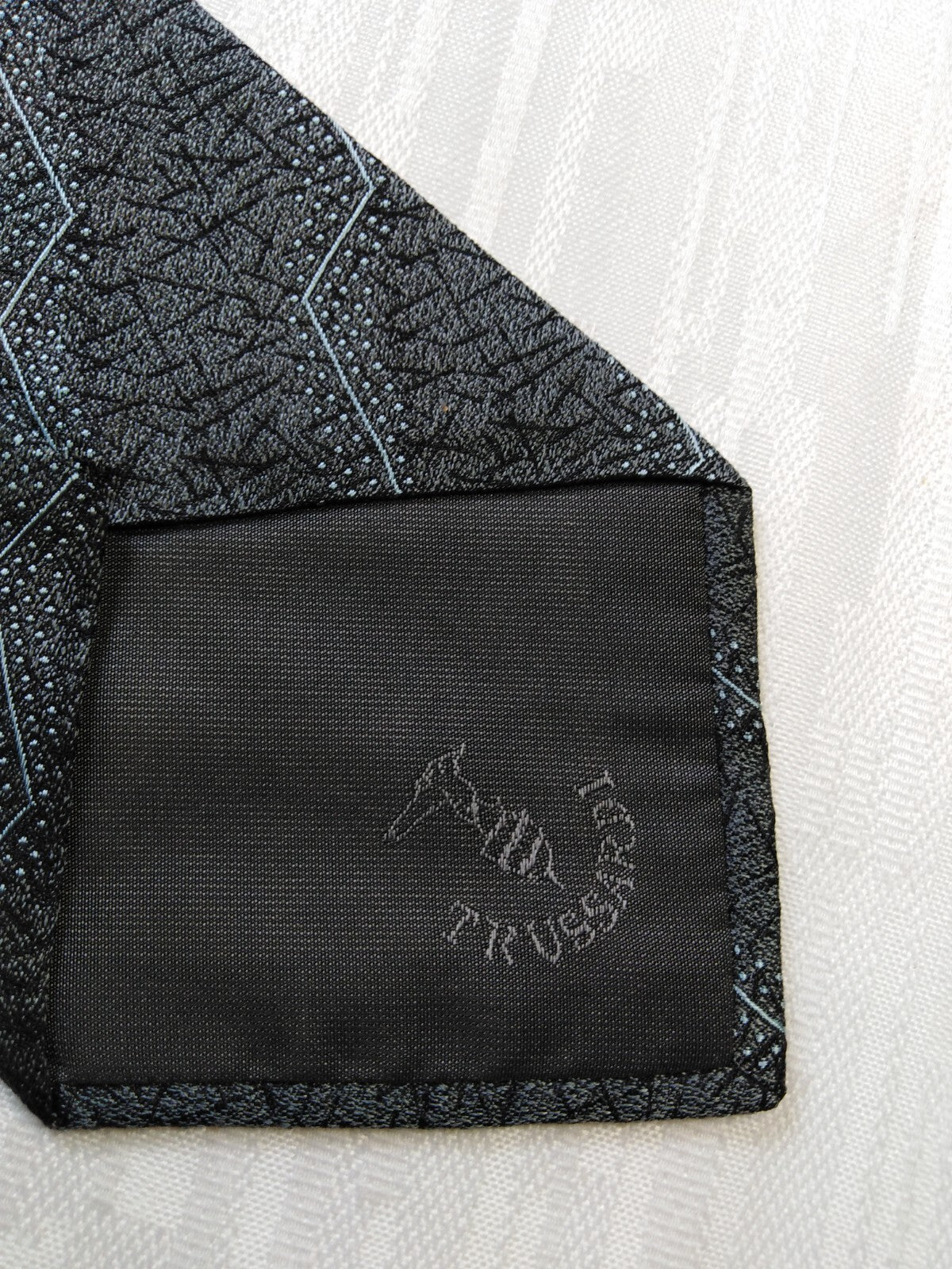 TRUSSARDI 100% SILK TIE SETA CRAVATTA NECKTIE MADE IN ITALY CLASSIC