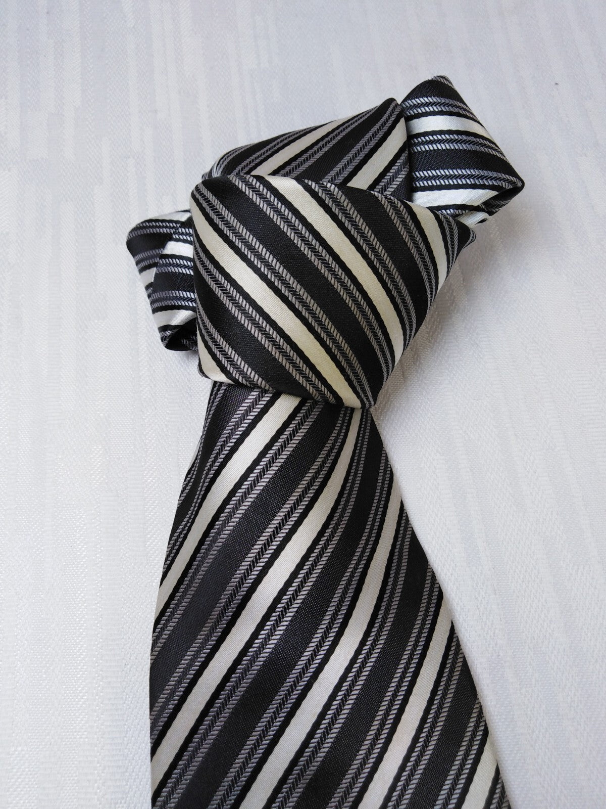 GIORGIO MARIANI 100% SETA SILK TIE CRAVATTA NECKTIE ITALY VINTAGE SELF TIPPED
