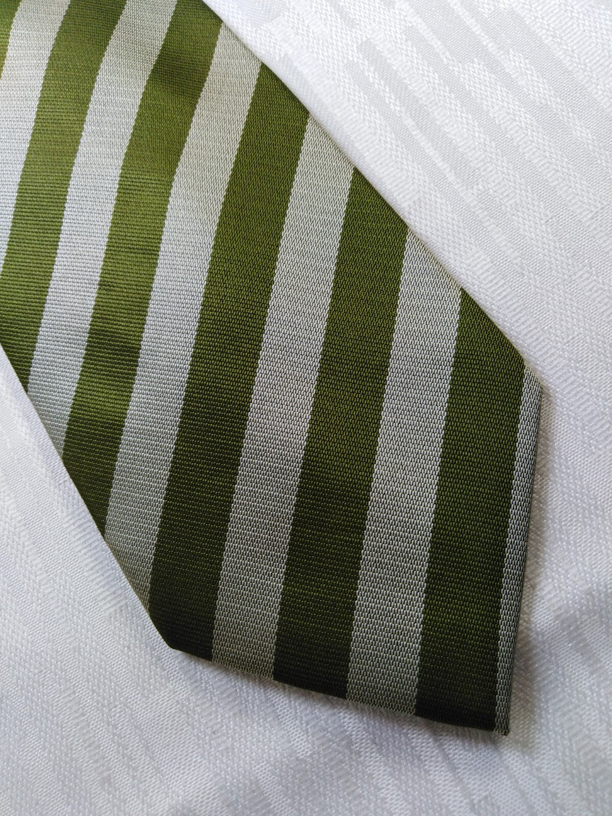 REGINA SCHRECKER 100% SILK TIE SETA CRAVATTA NECKTIE MADE IN ITALY SELF TIPPED