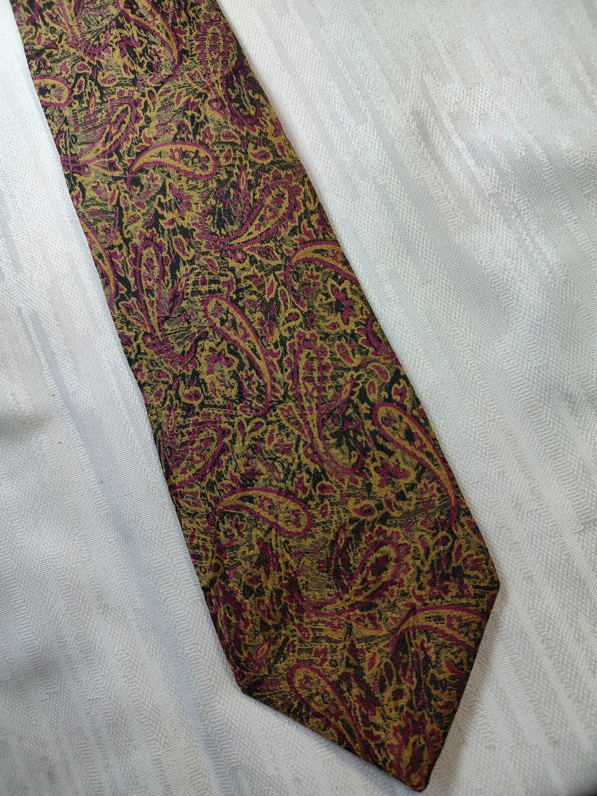 LONGCHAMP 100% SILK TIE SETA CRAVATTA NECKTIE MADE IN ITALY CLASSIC