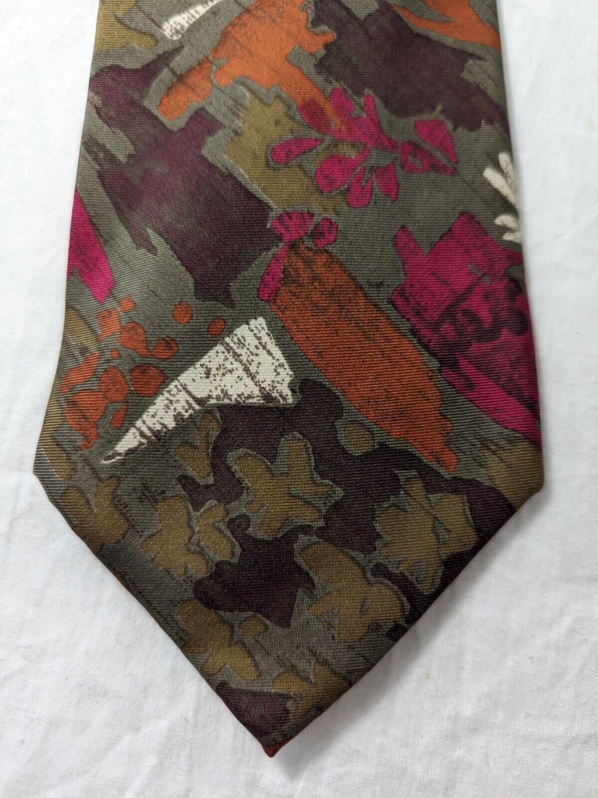 UNGARO PARIS 100% SILK TIE SETA CRAVATTA NECKTIE MADE IN ITALY