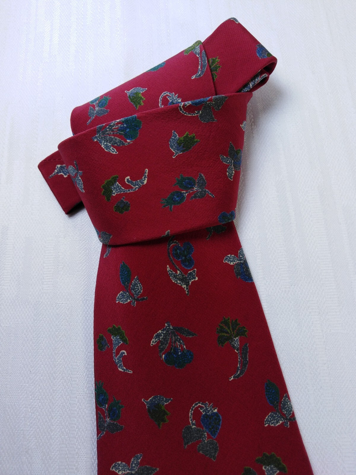 VALENTINO 100%  SILK TIE SETA CRAVATTA NECKTIE MADE IN ITALY VINTAGE
