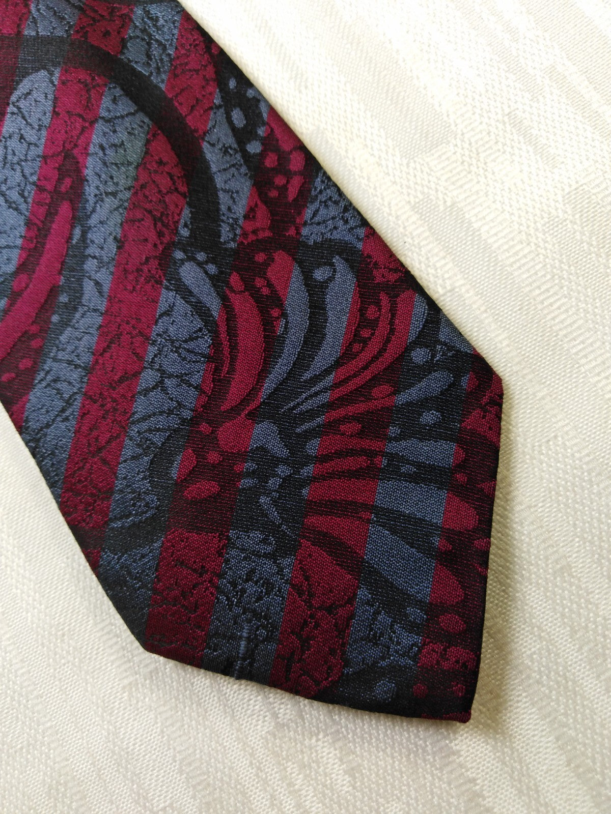 CHARLES JOURDAN 100% SILK TIE SETA CRAVATTA NECKTIE MADE IN ITALY CLASSIC