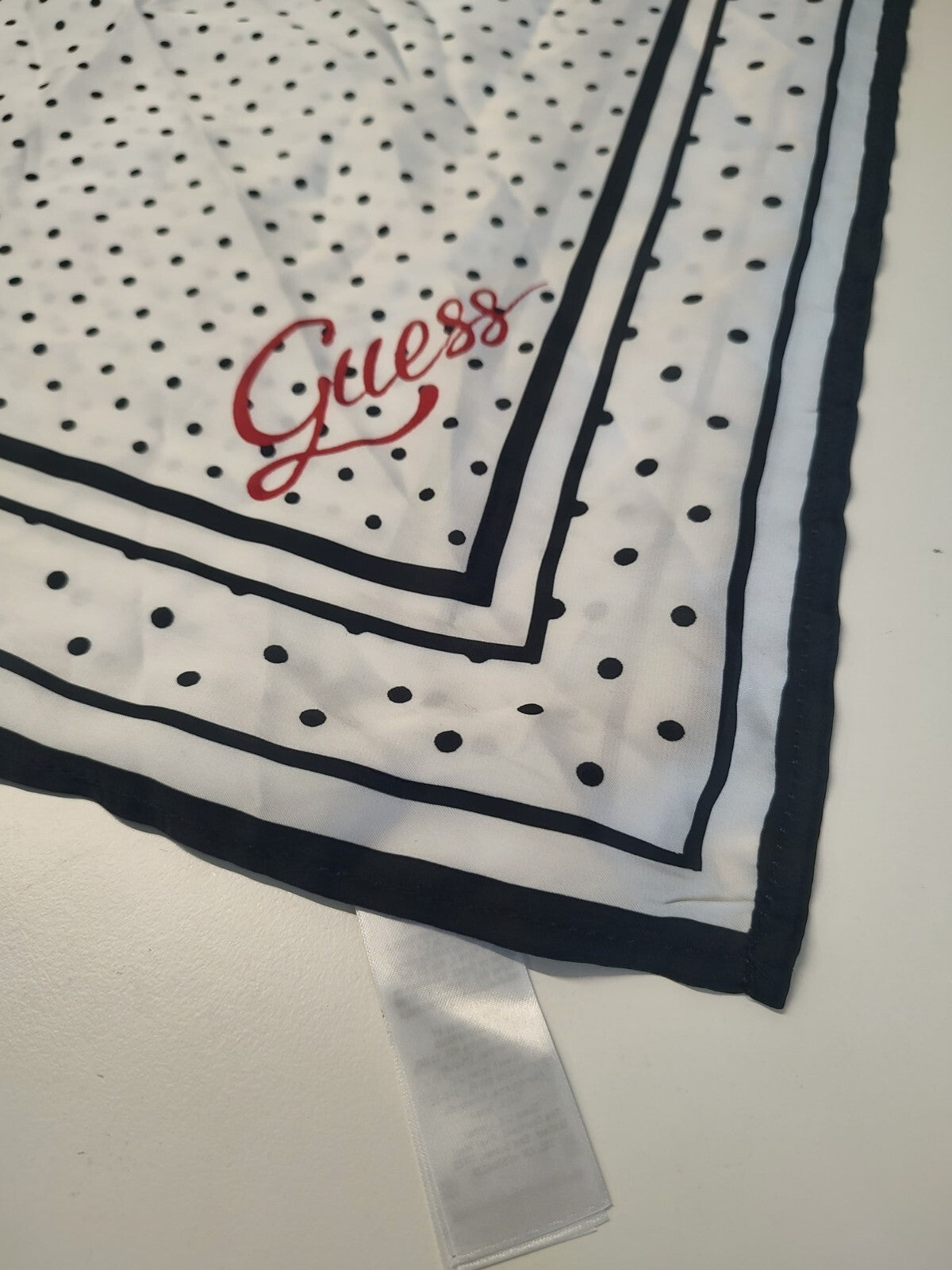 GUESS  FOULARD SCARVES SCIARPA SCARF SQUARE MADE ITALY VINTAGE