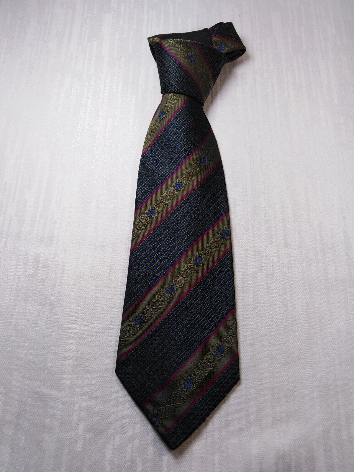 EGON VON FURSTENBERG 100% SILK TIE SETA CRAVATTA NECKTIE ITALY VINTAGE CLASSIC