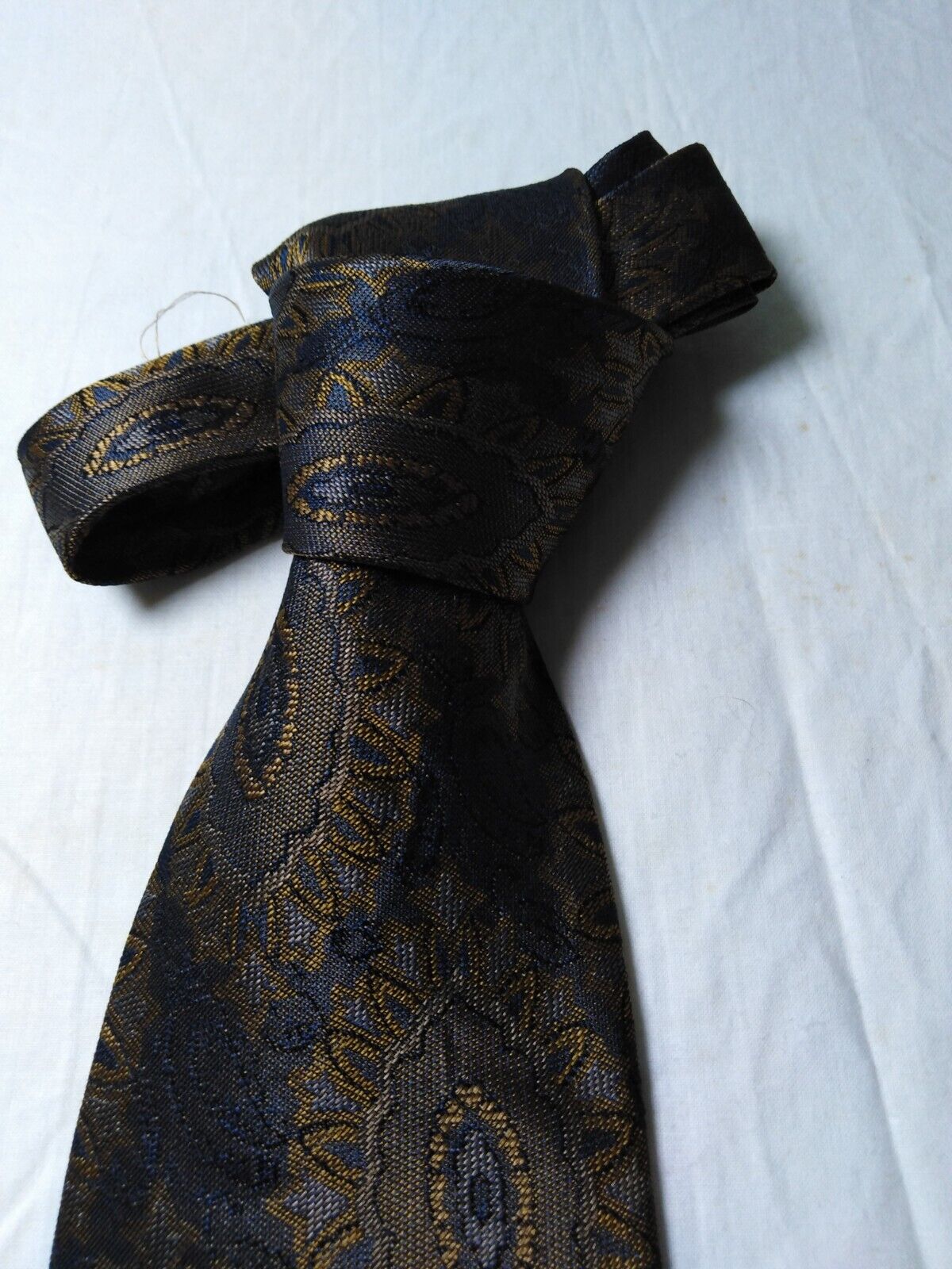 TRUSSARDI ACTION 100% SILK TIE SETA CRAVATTA NECKTIE MADE IN ITALY