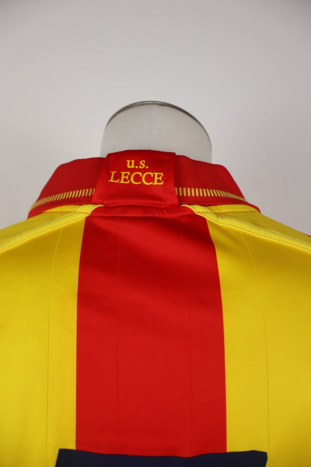 ASICS LECCE nr. 7 MAGLIA CALCIO UOMO Tg XL SOCCER JERSEY SPORT VINTAGE 09/10