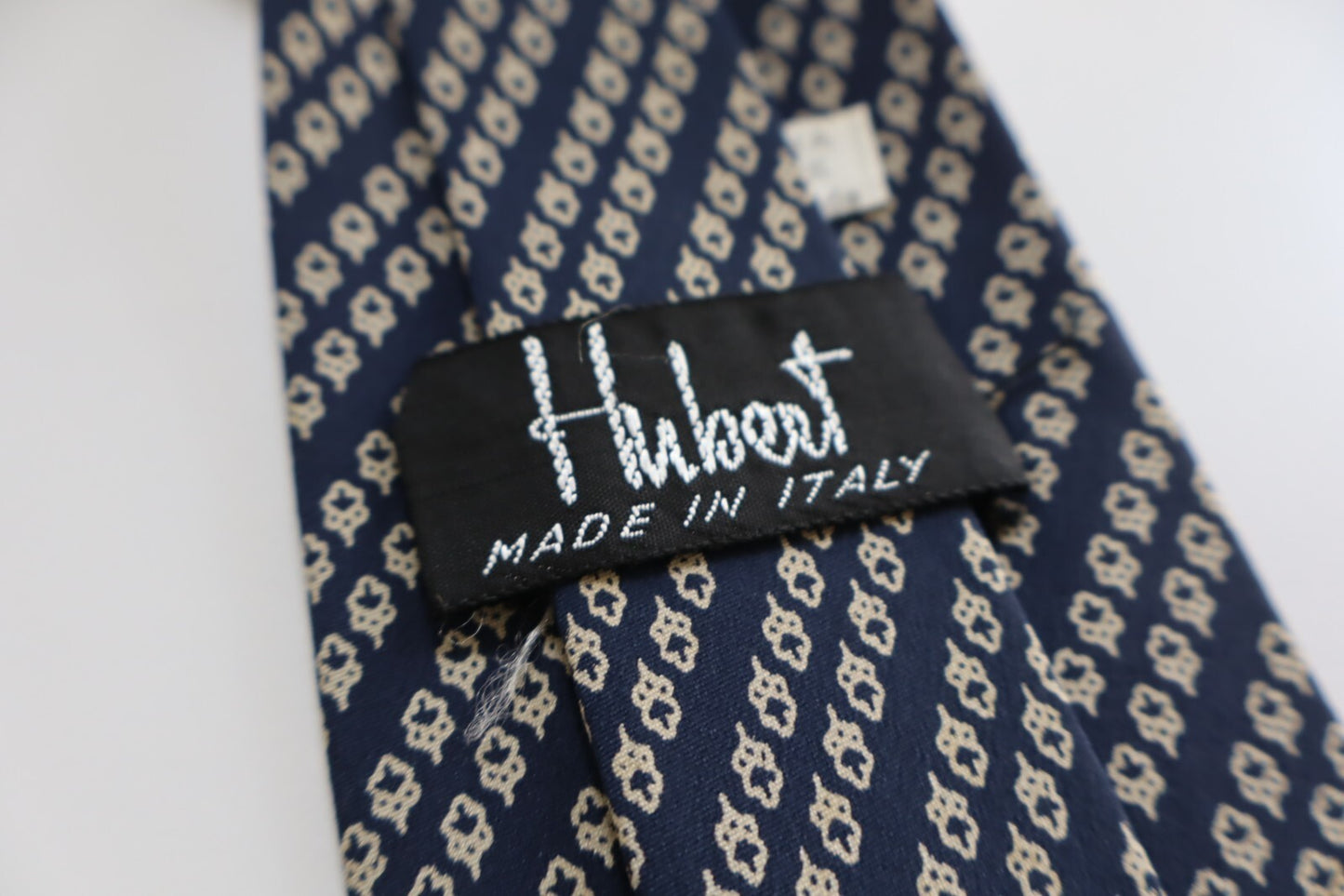 HUBERT MILANO 100% SILK TIE SETA CRAVATTA NECKTIE MADE IN ITALY CLASSIC