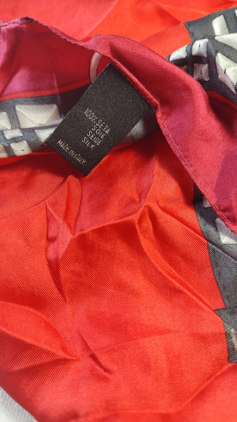 GUESS FOULARD 100% SILK SETA SCARVES SCARF SQUARE MADE IN ITALY