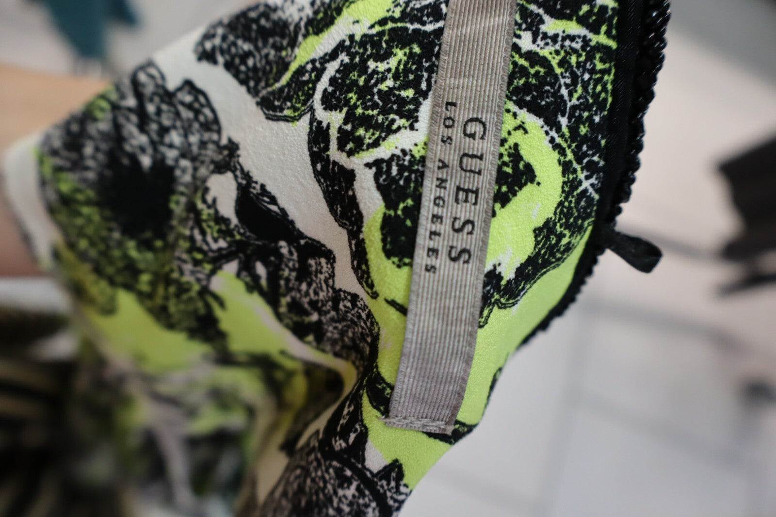 GUESS COMPLETO DONNA  MAGLIA PANTALONCINO Tg. L SALOPETTE ONE PIECE VINTAGE ZIP