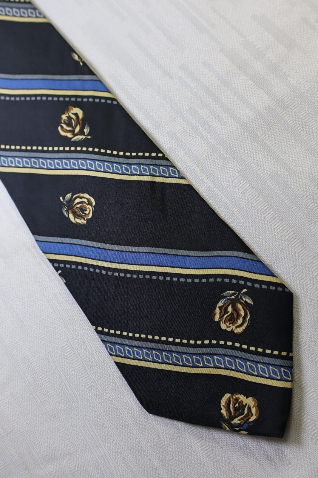 TRUSSARDI SILK TIE SETA CRAVATTA NECKTIE MADE IN ITALY