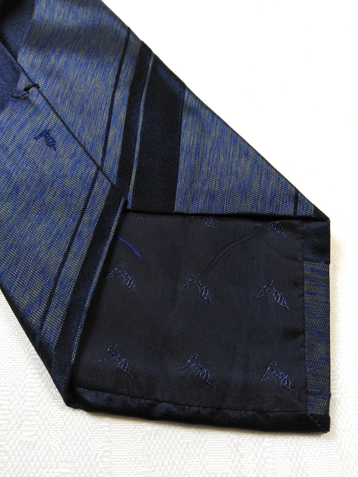 TRUSSARDI 100% SILK TIE SETA CRAVATTA NECKTIE MADE IN ITALY CLASSIC