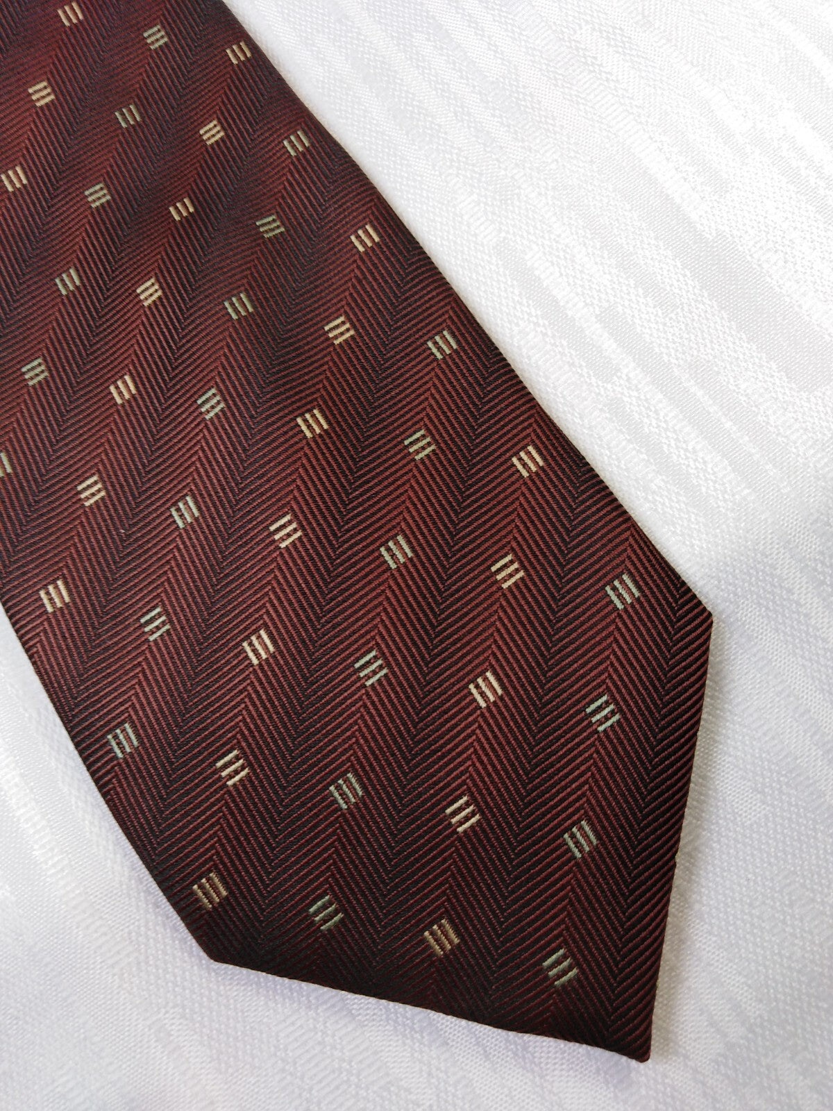 REGINA SCHRECKER 100% SILK TIE SETA CRAVATTA NECKTIE ITALY VINTAGE SELF TIPPED
